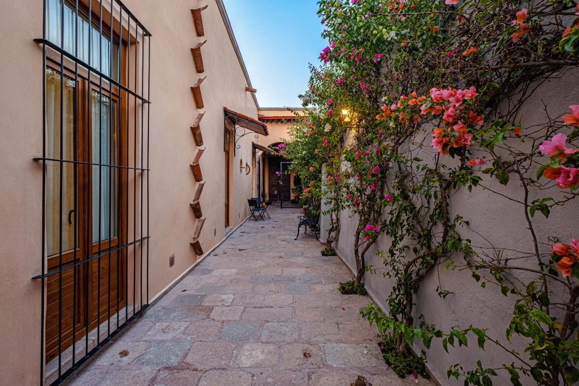 Veinticinco20H Aparthotel Querétaro Εξωτερικό φωτογραφία